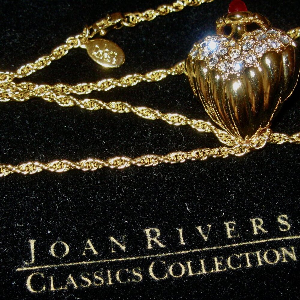 "JOAN RIVERS BEAUTIFUL HEART PENDANT W/RHINESTONES 28" NECKLACE IN GOLD TONE"